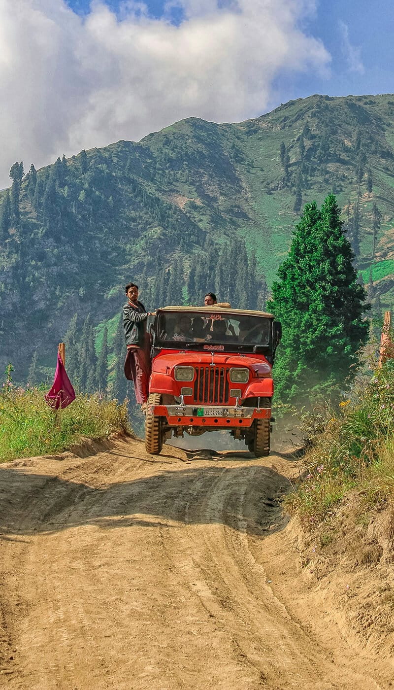 jeep for rent in skardu