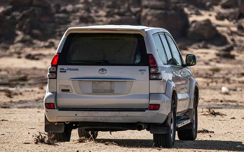four wheel drive toyota prado for rent in skardu