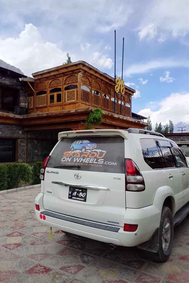 rent a toyota prado 4 x 4- n skardu